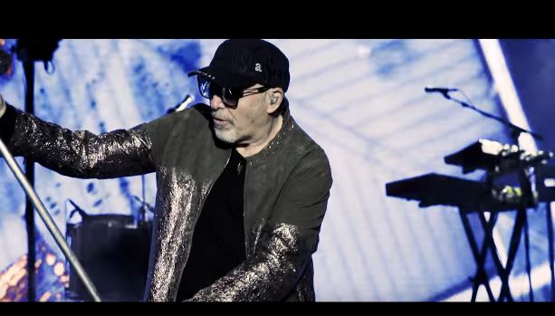 Vasco Rossi, Cosa succede in città: testo e video dalla data 0 a Lignano (VascoNonStopLive)