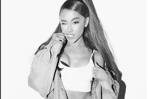 Ariana Grande, R.E.M. è una versione rielaborata di una demo di Beyoncé dal titolo Wake Up
