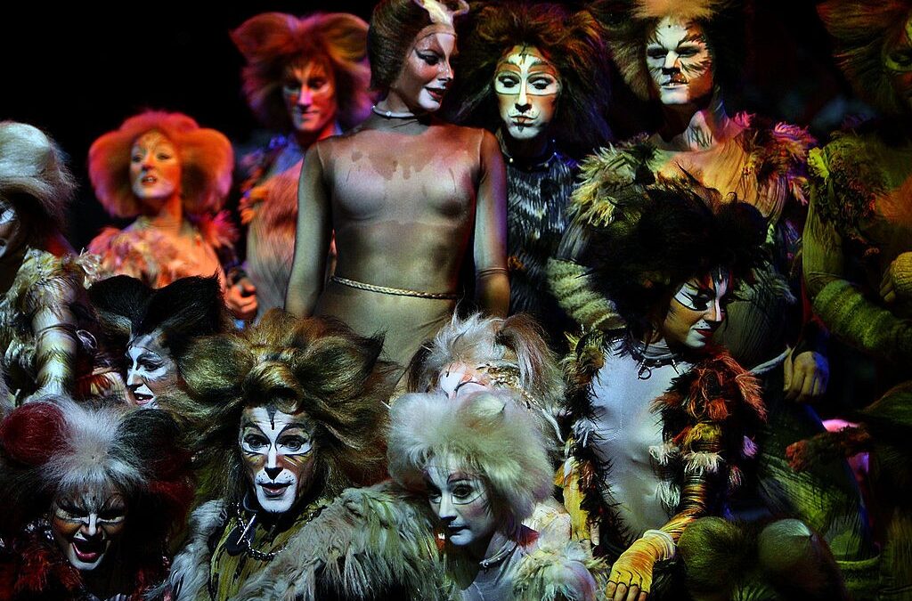 Cats: Taylor Swift, Jennifer Hudson, James Corden e Ian McKellen per il musical cinematografico