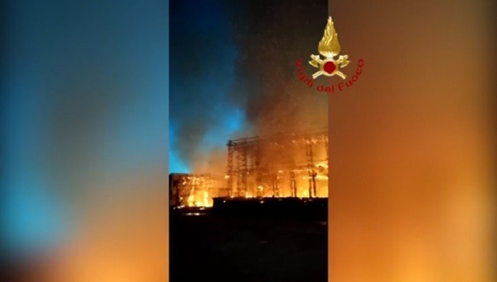 Incendio a Cinecittà. Distrutto il set della serie Rome