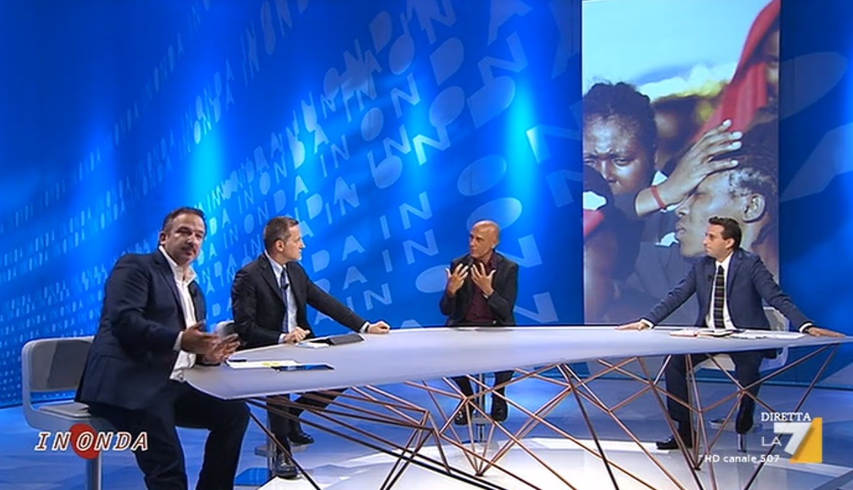 Fuori programma a In Onda. Telese manda la pubblicità, Minniti si ‘ribella’ e continua a parlare (Video)