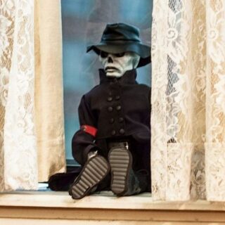 puppet-master-primo-trailer-del-reboot-the-littlest-reich