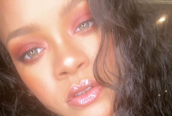 Rihanna impegnata nella fasi finali del nuovo disco (e, probabilmente, di due album)