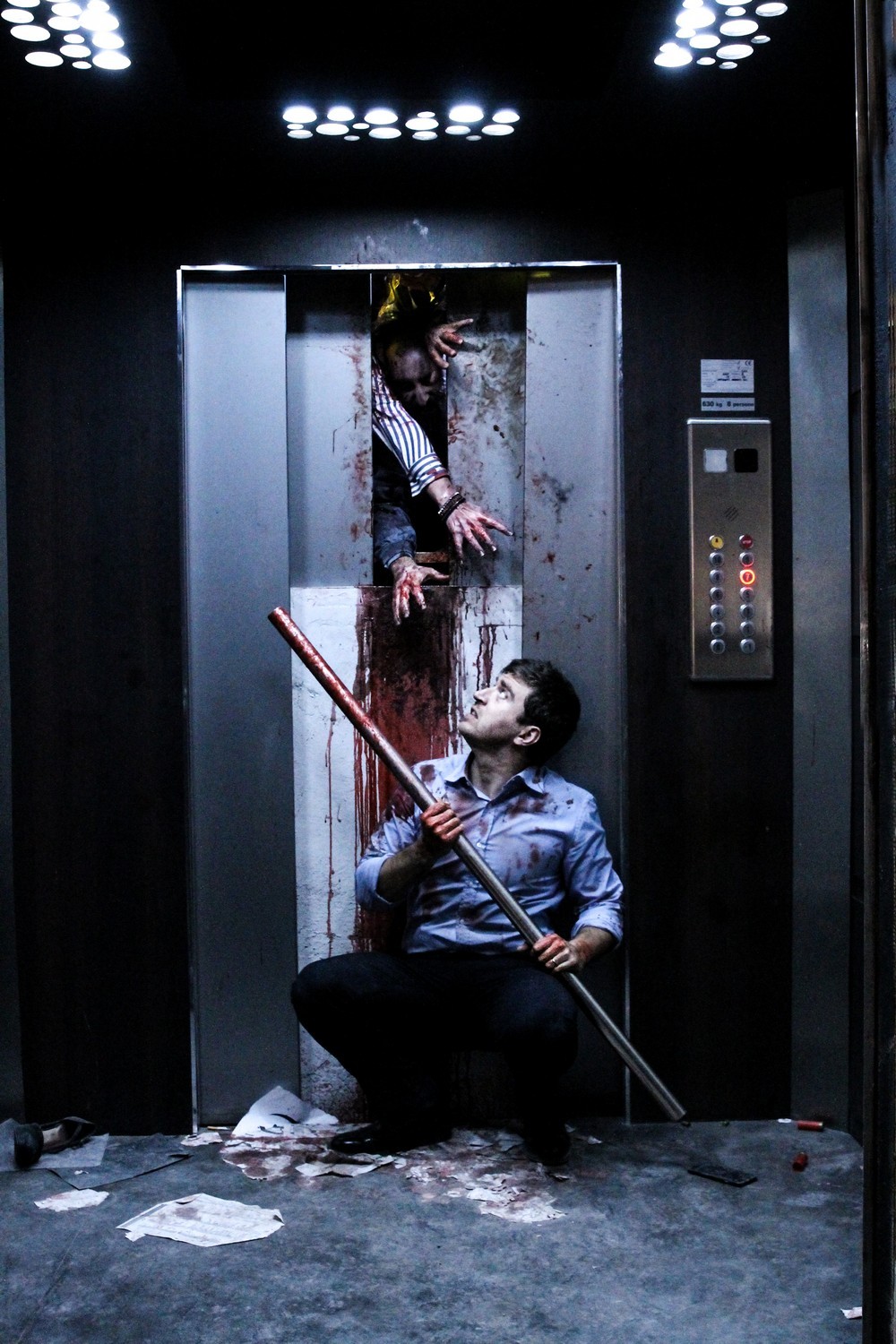 The End? L’inferno fuori – foto e poster dello zombie movie di Daniele Misischia