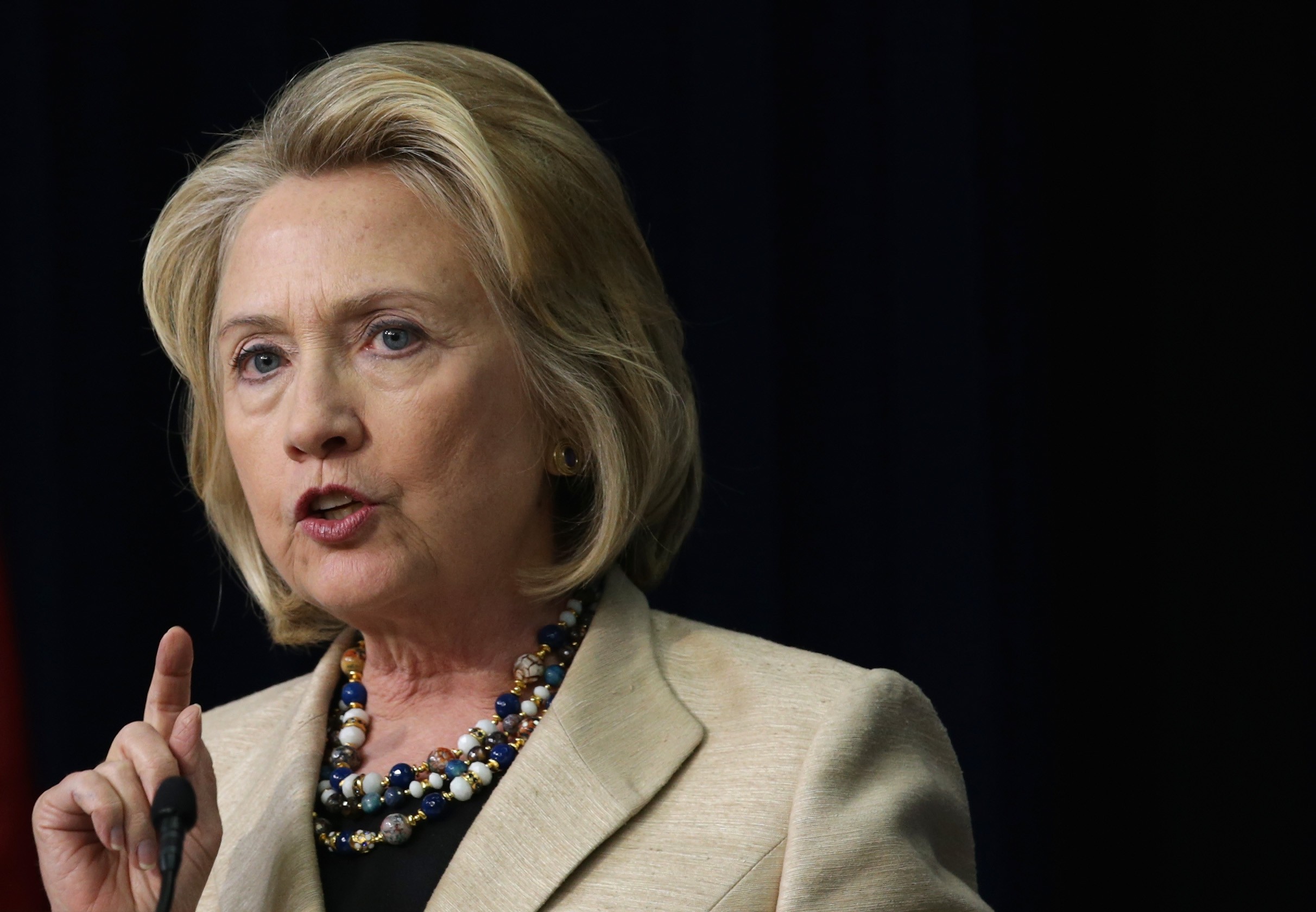 Hillary Clinton lavora a un progetto sul voto alle donne con Steven Spielberg