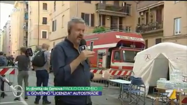 Genova, sfollati contro giornalisti | Omnibus, La7
