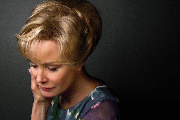 American Horror Story 8, Jessica Lange torna nel cast e la serie avrà una decima stagione