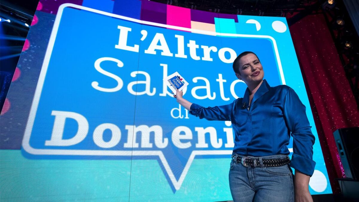 L’Altro Sabato… di Domenica, Rai Premium omaggia Arbore con Silvia Salemi