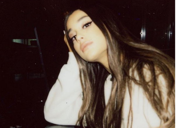 Ariana Grande ‘costretta’ da Pharrell Williams a scrivere sull’attacco terroristico di Manchester.