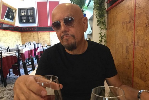 Enrico Ruggeri: “Ho un edema alle corde vocali ma riprenderò con i concerti”