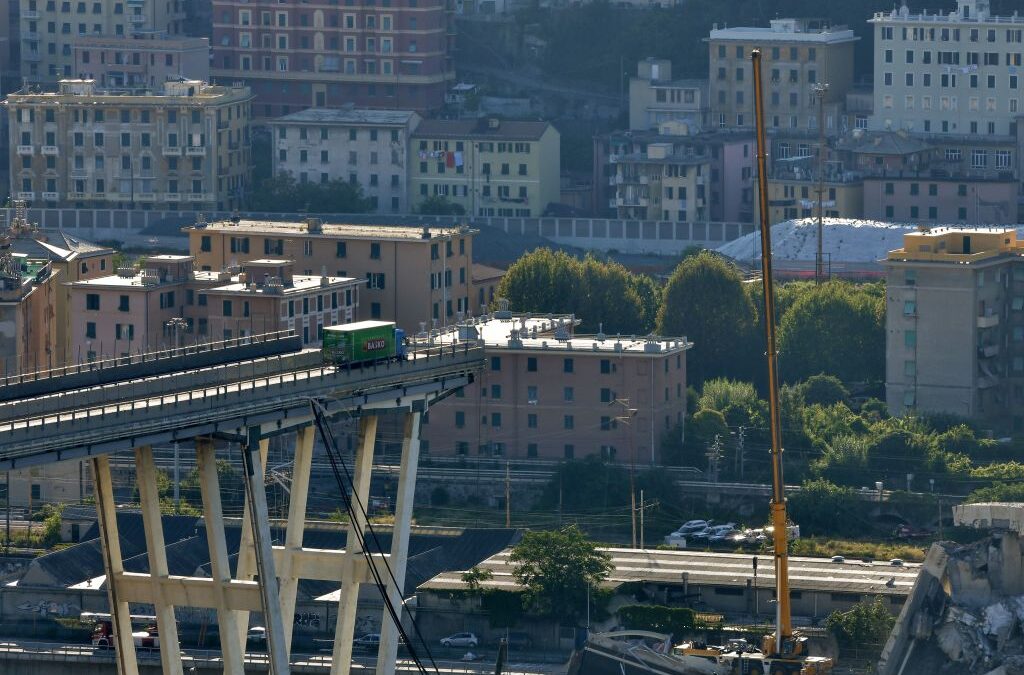 Crollo Genova, funerali in diretta tv: Rai e Mediaset senza spot per il lutto nazionale