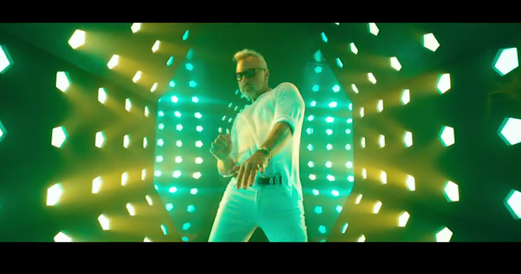 Gianluca Vacchi, Luis Fonsi ft. Yandel, Sigamos Bailando: testo, traduzione e video ufficiale