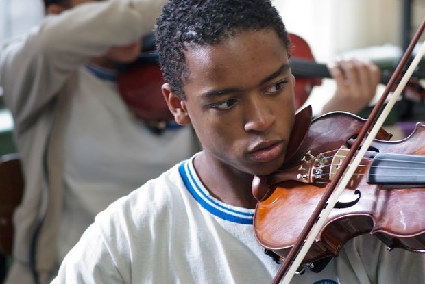 Il maestro di violino: foto e poster del film di Sérgio Machado