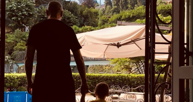 J-Ax, pausa di riflessione dopo concerti al Fabrique: “È tempo di essere Alessandro”