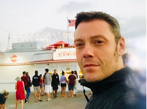 Tiziano Ferro sui social: “Questa foto mi fa pensare a uno dei singoli del prossimo disco”