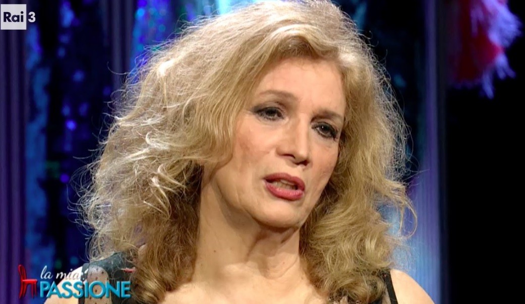 Iva Zanicchi: “La mie parole da Santoro non piacquero a Berlusconi. La telefonata a L’Infedele mi addolorò”