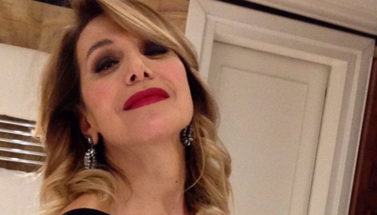 Cartabianca: Barbara D’Urso ospite, ma la RAI pone il veto. L’azienda: “E’ solo un rinvio”