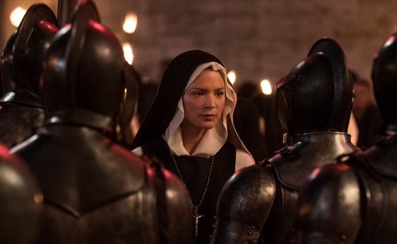 Benedetta: prima immagine ufficiale del film di Paul Verhoeven