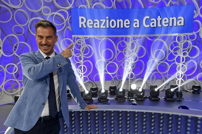Reazione a Catena, Gabriele Corsi dà appuntamento all’anno prossimo: “Arrivederci!” (video)