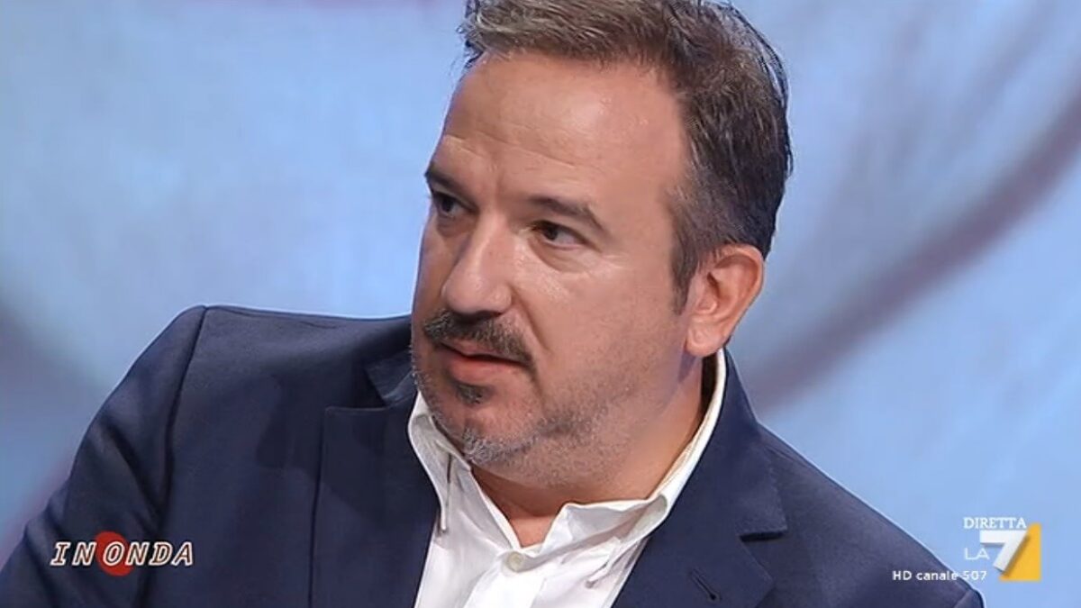 Luca Telese e le continue frecciate a Rete 4: “E’ un gioco, ci sfottiamo. La7 ha un primato e vuole vincere”
