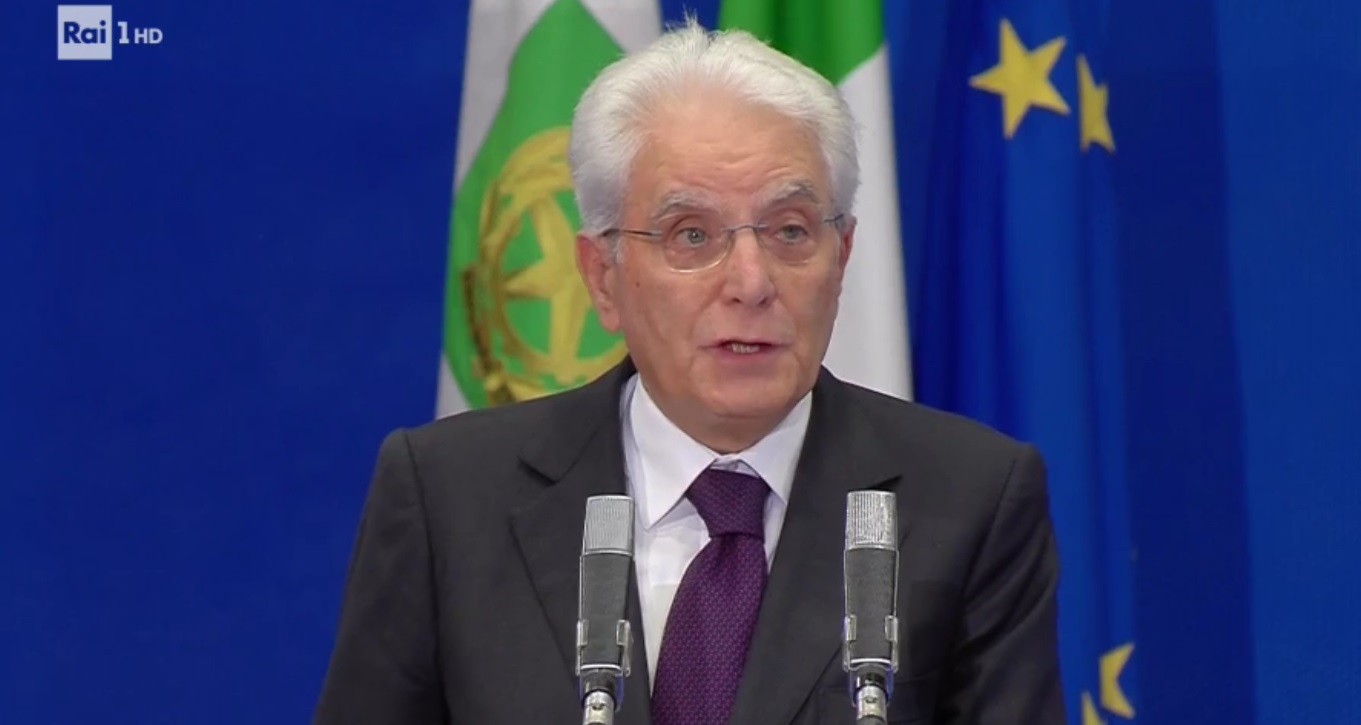 Tutti a scuola, Sergio Mattarella ricorda Fabrizio Frizzi: “Conduttore entusiasta e sensibile”