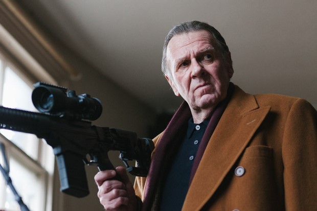 Morto tra una settimana o ti ridiamo i soldi: trailer italiano della dark-comedy di Tom Wilkinson
