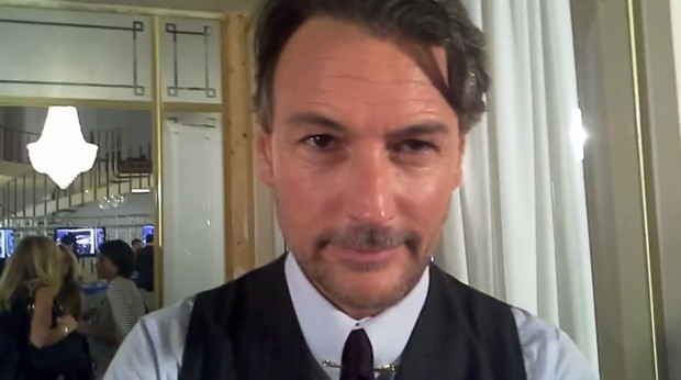 Il paradiso delle Signore 3, Roberto Farnesi a TvBlog: “Finalmente un personaggio negativo! Mi sto divertendo molto” (Video)