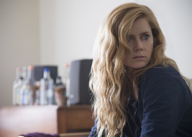 Sharp Objects, su Sky Atlantic il thriller psicologico con Amy Adams