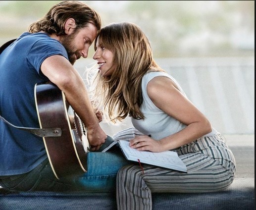 A Star Is Born: foto e poster del remake con Lady Gaga e Bradley Cooper