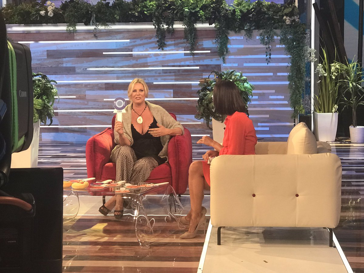 Vieni Da Me, Ela Weber: “La Ventura deludente, sull’Isola non mi ha tutelata. Mara Venier? Insopportabile ma divertente”