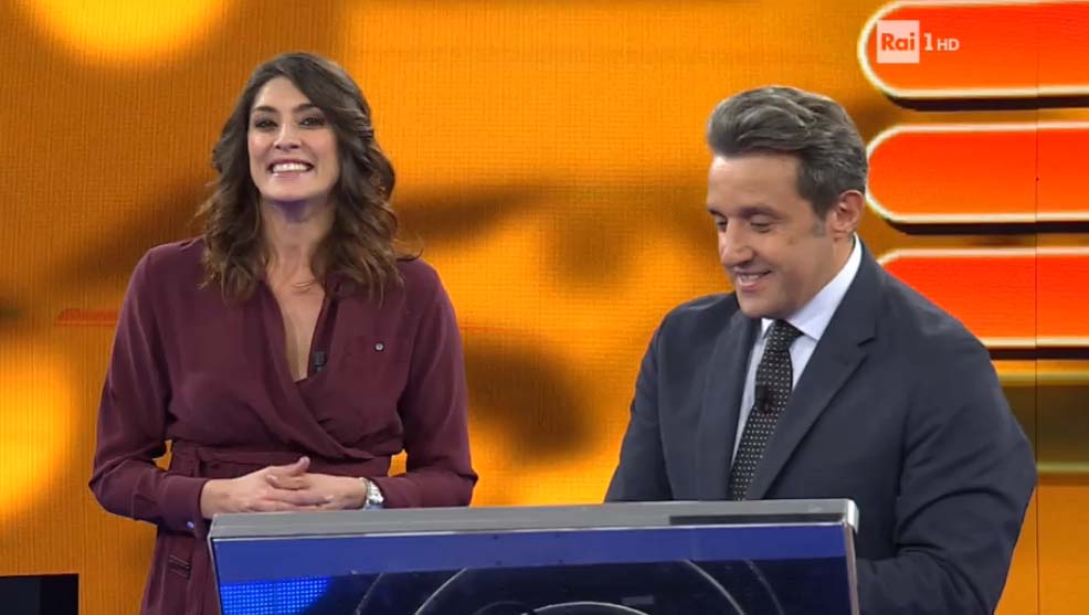 L’Eredità ospita Elisa Isoardi: tutto fa brodo per promuovere La Prova del Cuoco