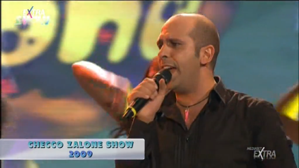 È successo in TV – 11 ottobre 2009: Checco Zalone debutta come showman da Sanremo (Video)
