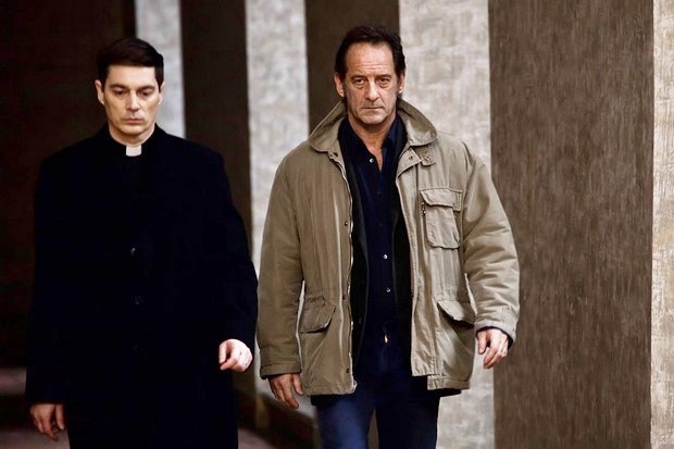 L’apparizione: foto e poster del film con Vincent Lindon
