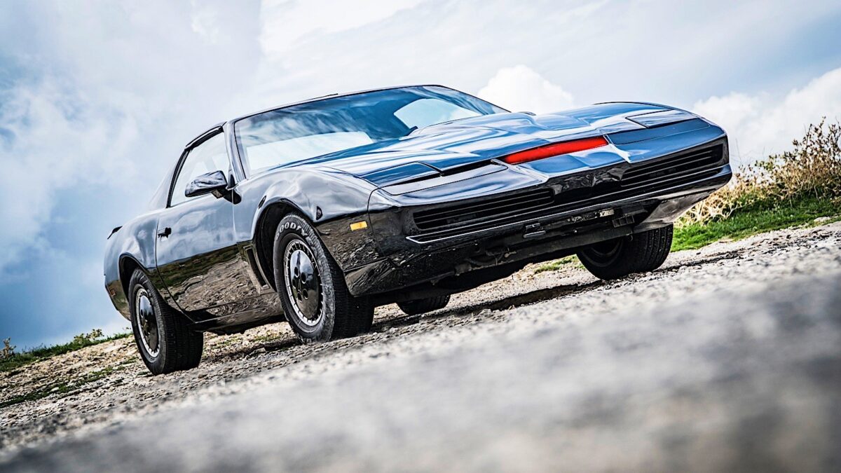 Supercar, KITT: la prima auto dotata di intelligenza artificiale