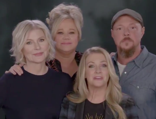 Le terrificanti avventure di Sabrina, gli auguri del cast di Sabrina, vita da strega (Video)