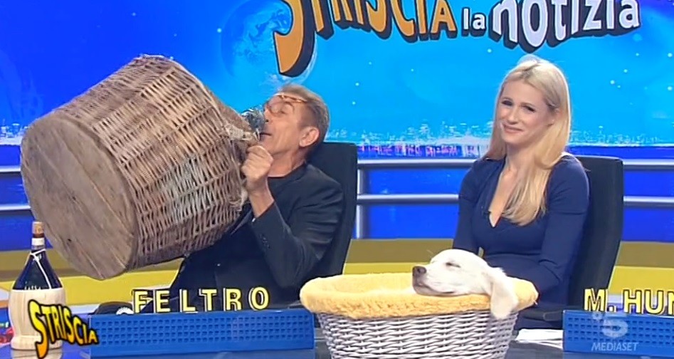 Michelle Hunziker e la difficoltà di restare neutrale nelle diatribe di Striscia la notizia