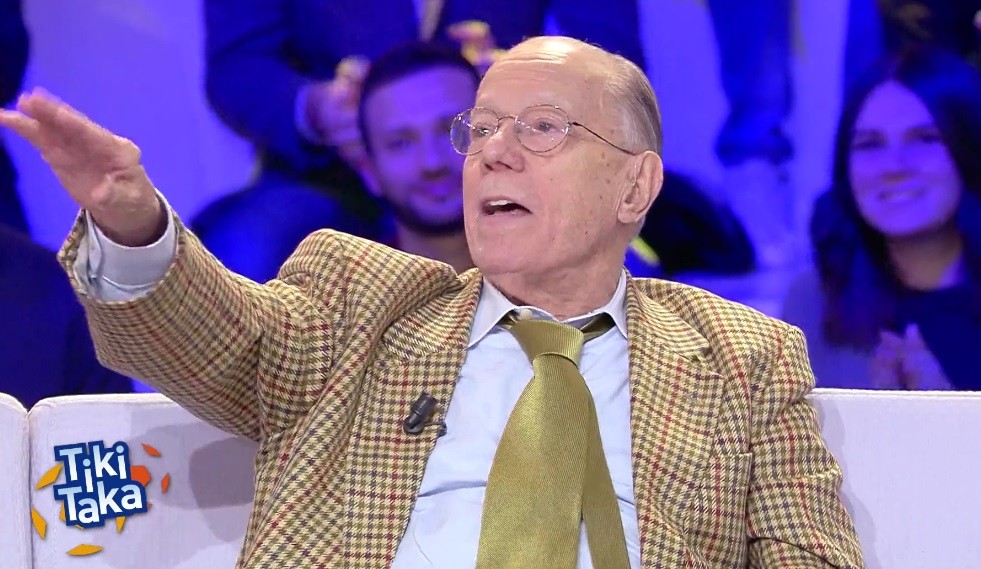 Tiki Taka, battuta h0t di Luis Suarez. Pierluigi Pardo si scusa e Mediaset Play censura l’episodio