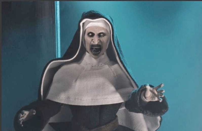 The Nun: svelata nuova action figure “NECA” della suora demone Valak