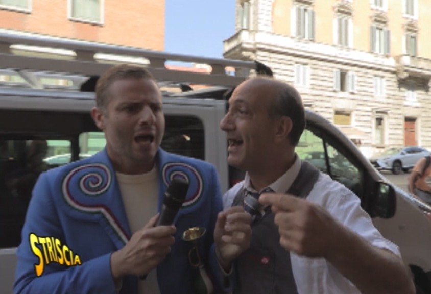 Striscia La Notizia, aggredito l’inviato Riccardo Trombetta