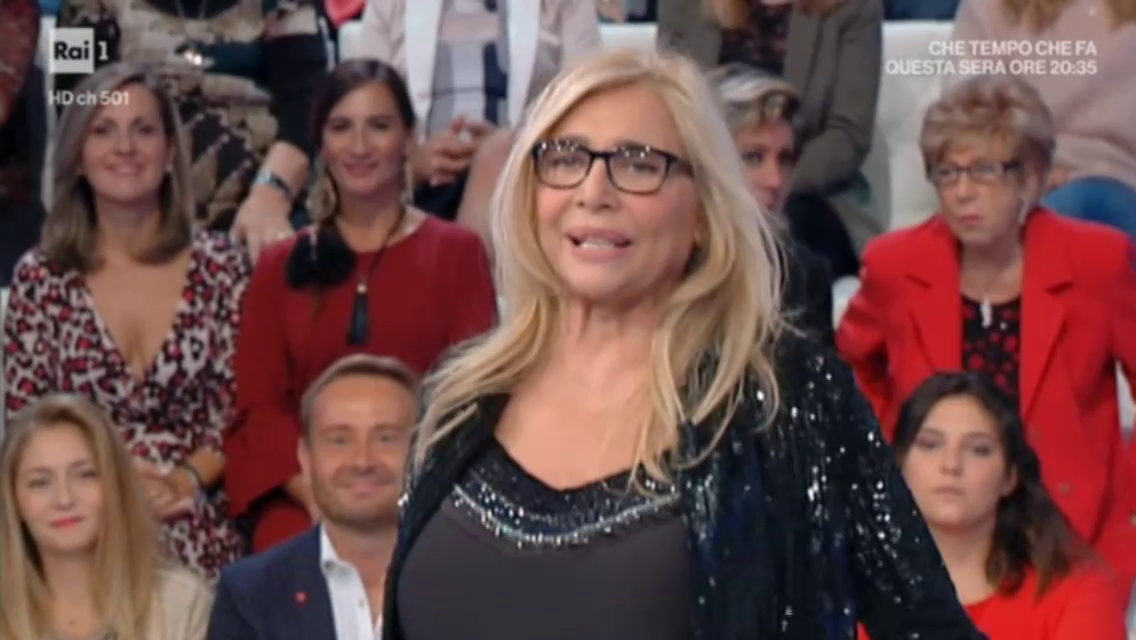 Mara Venier si libera a Domenica IN: “E’ una bella trasmissione fatta con i sentimenti, quelli veri!” (video)