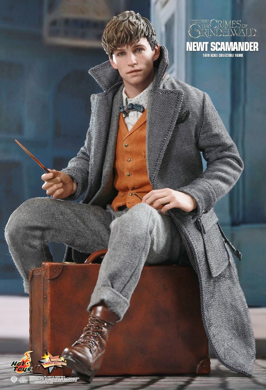 Animali Fantastici 2: nuova action figure “Hot Toys” di Newt Scamander / Eddie Redmayne