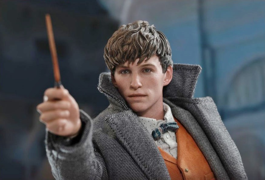Animali Fantastici 2: nuova action figure “Hot Toys” di Newt Scamander / Eddie Redmayne
