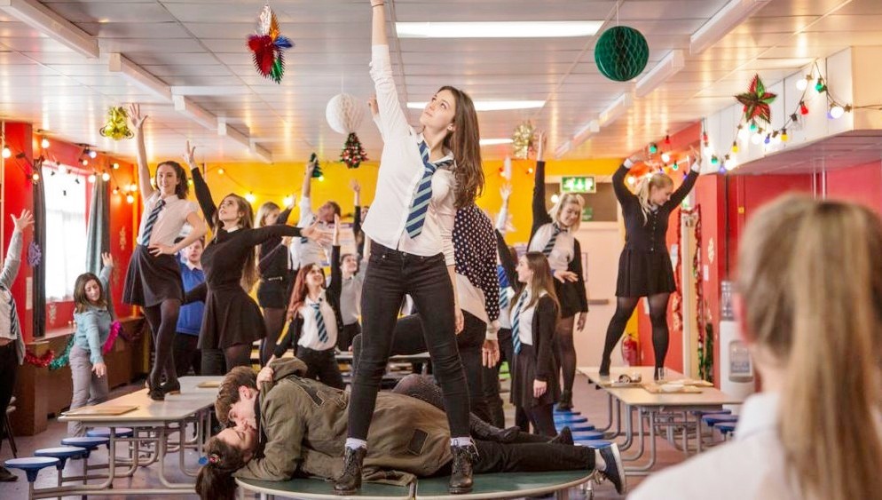 Anna and The Apocalypse: nuova clip del musical natalizio con zombie