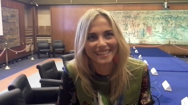 Francesca Fialdini a TvBlog: “Il 2018? Un anno ricco. Barbara D’Urso? Vorrei conoscerla, è sempre perfetta! Lei e Mara Venier sono così materne…” (Video)
