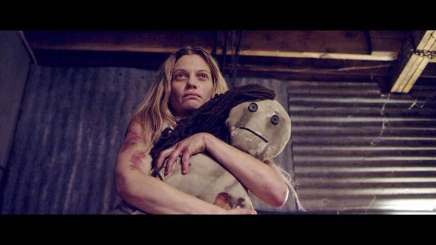 La casa delle bambole: foto e poster dell’horror “Ghostland”