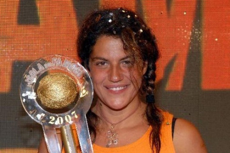 È successo in TV – 28 novembre 2007: Manuela Villa vince l’Isola dei famosi 5 (video)