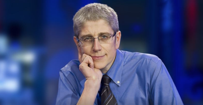 La nuova Rete 4 riparte dalla retorica transfobica di Mario Giordano