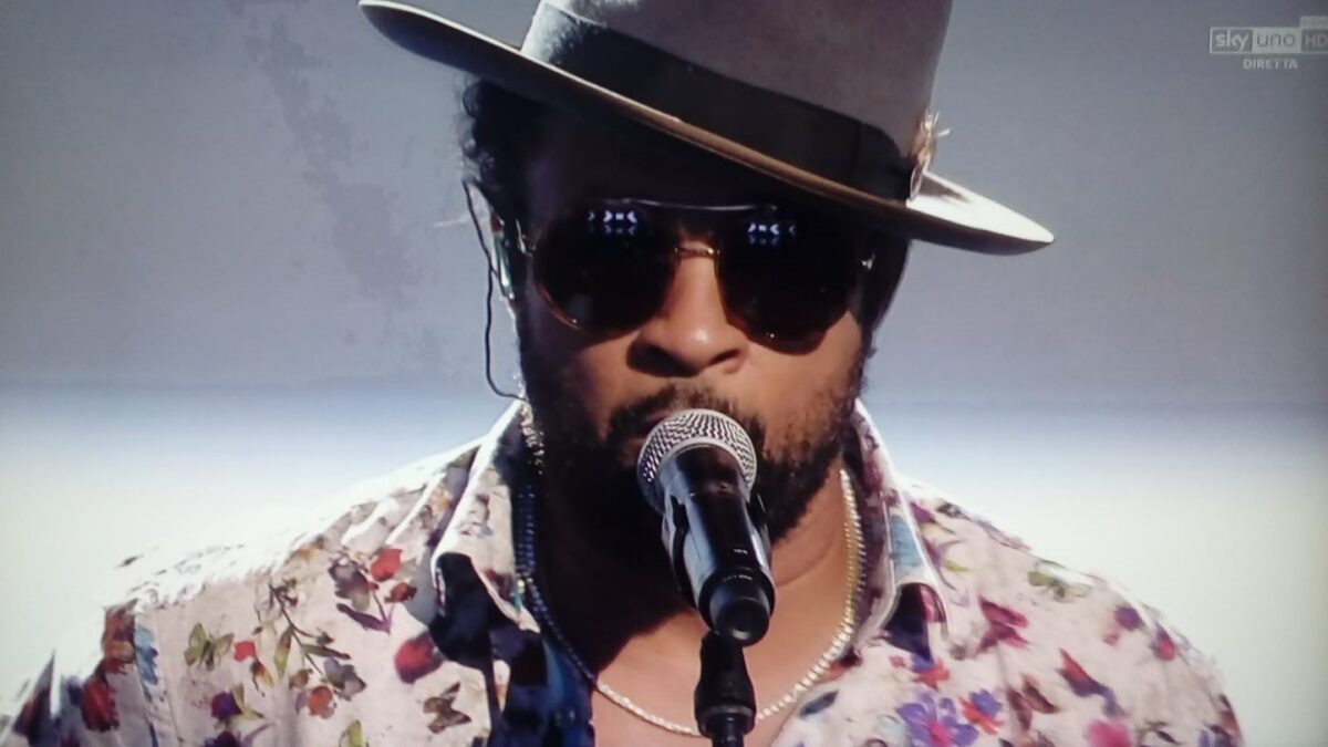 X Factor, Shaggy canta ma il microfono è spento: “Ci scusiamo, siamo desolati”