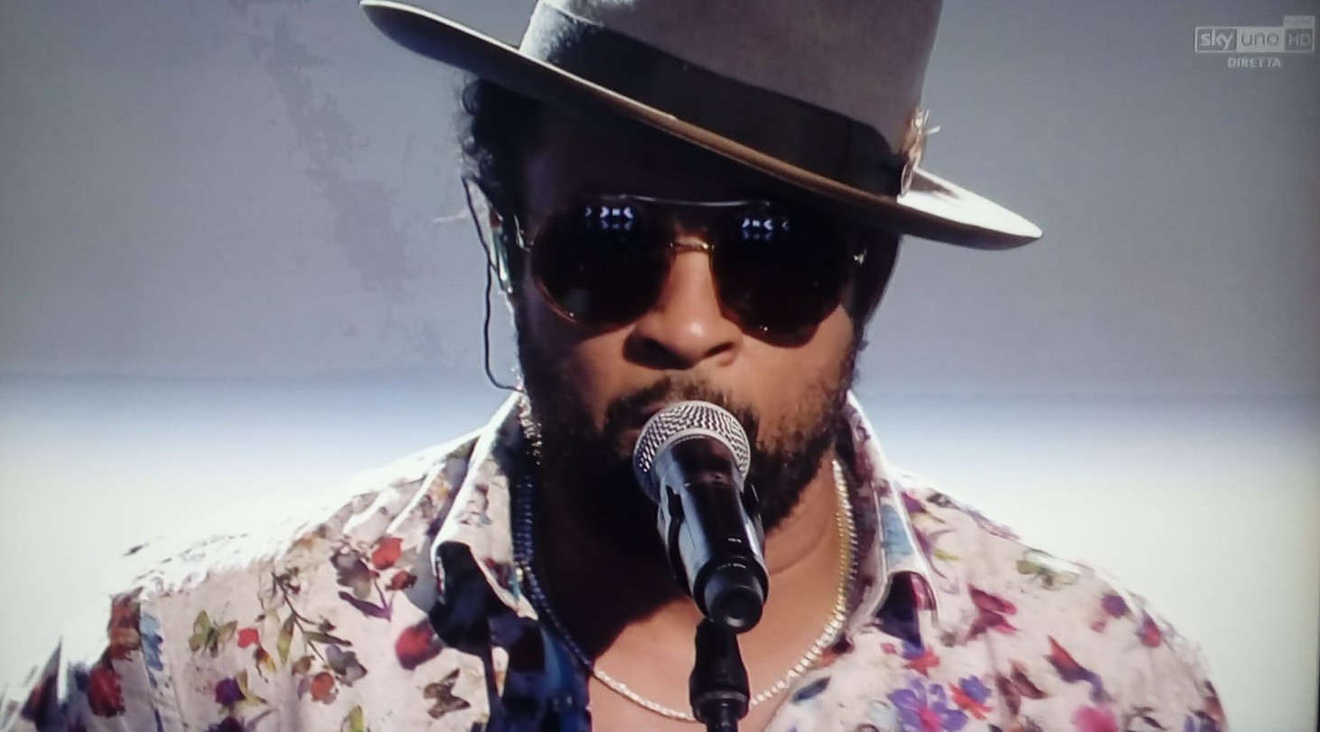 X Factor, Shaggy canta ma il microfono è spento: “Ci scusiamo, siamo desolati”