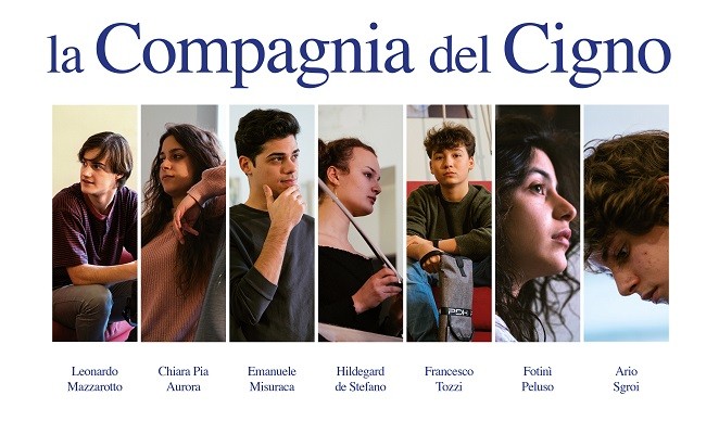 La compagnia del cigno, Conferenza stampa: trama, cast e tutte le dichiarazioni